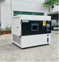 408L氙燈耐候老化試驗箱送貨廣州做化妝品客戶公司